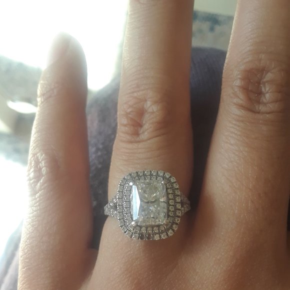 Jewelry - Cushion moissanite ring